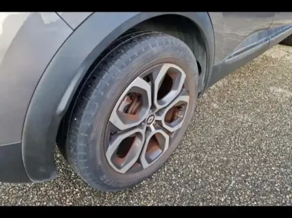 Photo 12 Renault Captur  1.6 E-Tech hybride 145ch Intens -21