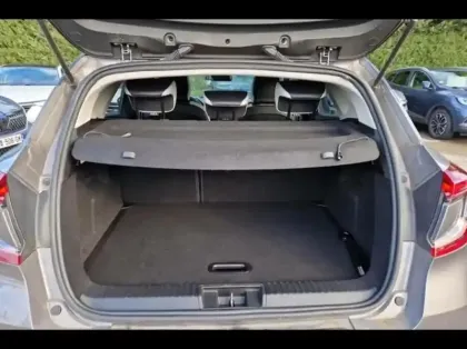 Photo 11 Renault Captur  1.6 E-Tech hybride 145ch Intens -21