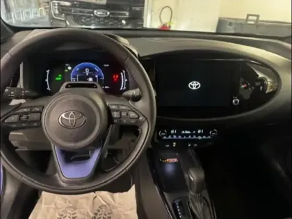 Photo 13 Toyota Aygo  X 116h Air Collection