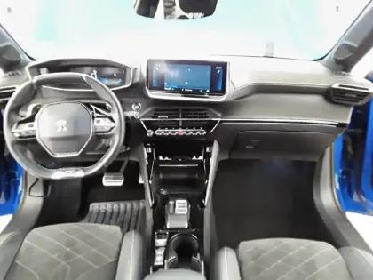 Photo 55 Peugeot 208  PureTech 130 S&S EAT8