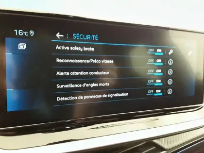 Photo 67 Peugeot 208  PureTech 130 S&S EAT8