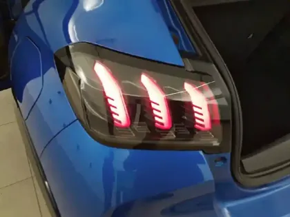 Photo 64 Peugeot 208  PureTech 130 S&S EAT8