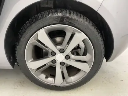 Photo 15 Peugeot 308  PureTech 130ch S&S EAT8