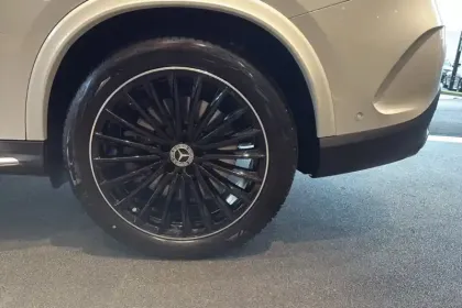 Photo 12 Mercedes Classe GLC Gén. II (X254) Ph1 AMG Line + 5