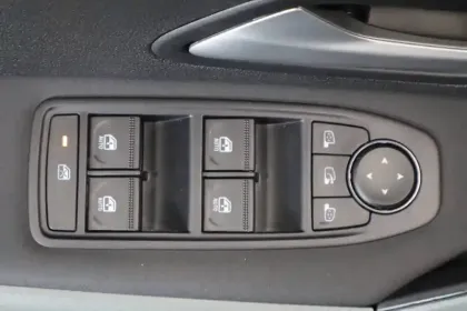 Photo 32 Dacia Duster  Hybrid 140