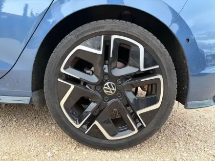 Photo 32 Volkswagen Golf  1.5 eTSI EVO2 150 DSG7