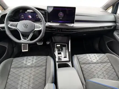 Photo 11 Volkswagen Golf  1.5 eTSI EVO2 150 DSG7