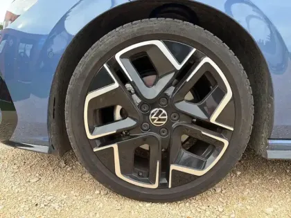 Photo 33 Volkswagen Golf  1.5 eTSI EVO2 150 DSG7