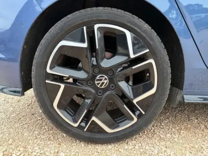 Photo 35 Volkswagen Golf  1.5 eTSI EVO2 150 DSG7