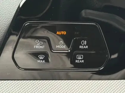 Photo 29 Volkswagen Golf  1.5 eTSI EVO2 150 DSG7