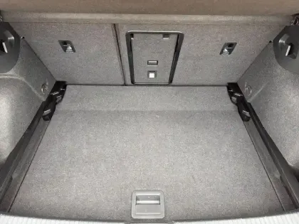 Photo 13 Volkswagen Golf  1.5 eTSI EVO2 150 DSG7