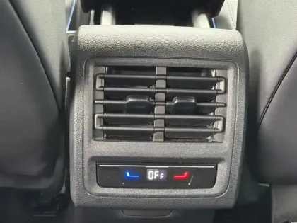 Photo 31 Volkswagen Golf  1.5 eTSI EVO2 150 DSG7