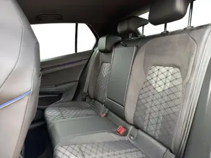 Photo 14 Volkswagen Golf  1.5 eTSI EVO2 150 DSG7