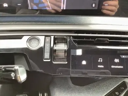 Photo 61 Peugeot 3008  Hybrid 145 e-DCS6