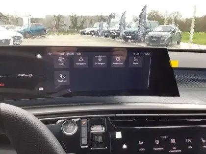 Photo 41 Peugeot 3008  Hybrid 145 e-DCS6