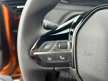 Photo 21 Peugeot 2008  Electrique 136 ch