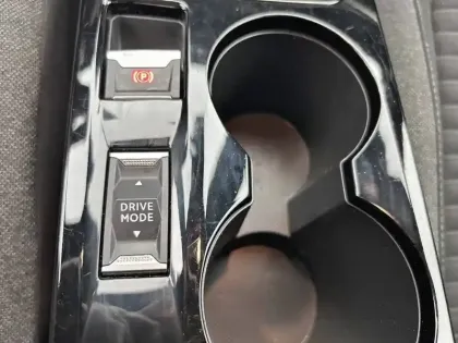 Photo 28 Peugeot 2008  Electrique 136 ch