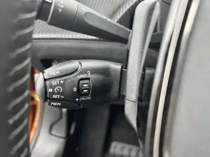 Photo 23 Peugeot 2008  Electrique 136 ch