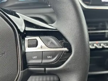 Photo 22 Peugeot 2008  Electrique 136 ch