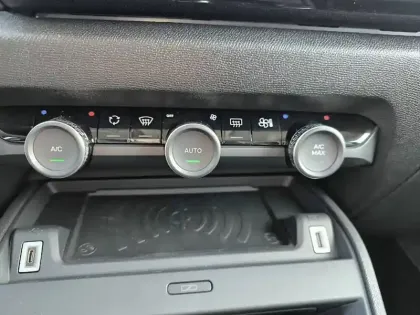 Photo 17 Citroën C4 e- 156 ch autonomie étendue