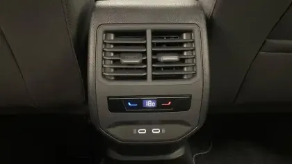 Photo 16 Seat Leon  1.5 eTSI Hybrid 115 DSG7