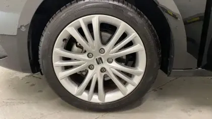 Photo 6 Seat Leon  1.5 eTSI Hybrid 115 DSG7