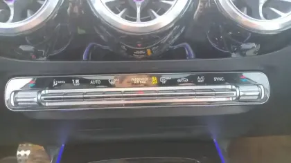 Photo 30 Mercedes GLA  200 d 8G-DCT