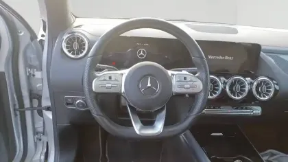 Photo 13 Mercedes GLA  200 d 8G-DCT