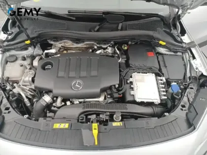 Photo 86 Mercedes GLA  200 d 8G-DCT