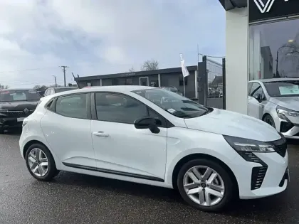 Photo 5 Renault Clio  E-Tech full hybrid 145 ch GSR2