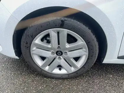 Photo 19 Renault Clio  E-Tech full hybrid 145 ch GSR2