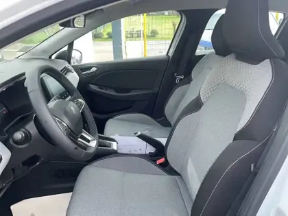 Photo 8 Renault Clio  E-Tech full hybrid 145 ch GSR2