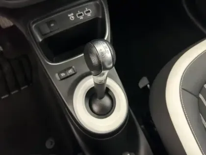 Photo 12 Renault Twingo  III Achat Intégral - 21