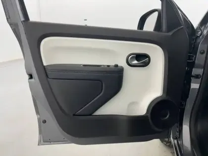 Photo 10 Renault Twingo  III Achat Intégral - 21