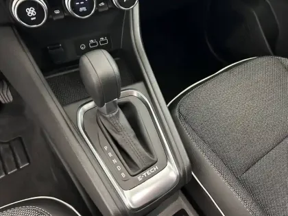 Photo 21 Renault Captur  E-Tech hybride 145