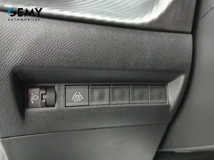 Photo 19 Peugeot 208  BlueHDi 100 S&S BVM6