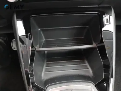 Photo 16 Peugeot 208  BlueHDi 100 S&S BVM6