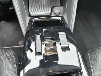 Photo 13 Citroën C4  Hybride 145 e-DCS6