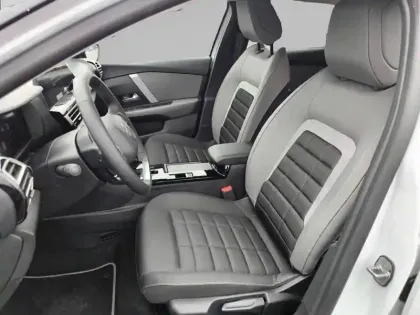 Photo 10 Citroën C4  Hybride 145 e-DCS6