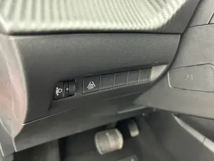 Photo 28 Peugeot 208  Electrique 50 kWh 136ch