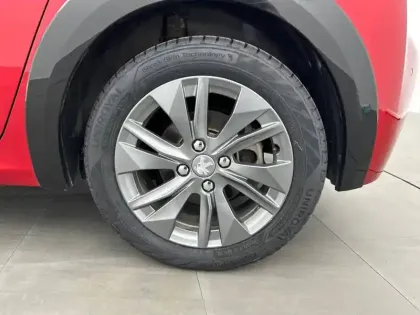 Photo 12 Peugeot 208  Electrique 50 kWh 136ch