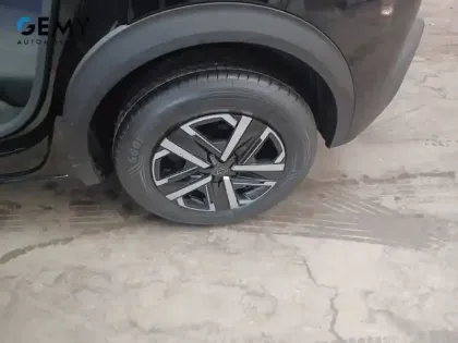 Photo 27 Peugeot 2008 Gén. II Ph2 Style 5