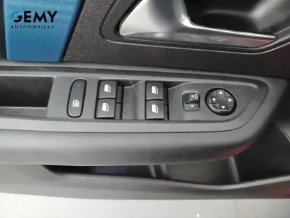 Photo 11 Citroën C4 e- 136 ch Automatique