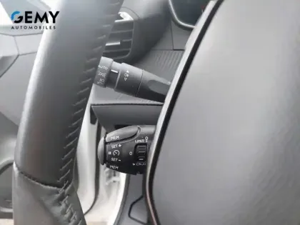 Photo 13 Peugeot 208  PureTech 100 S&S BVM6