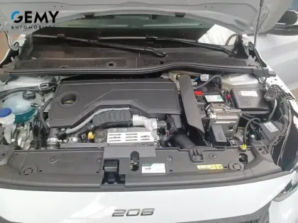 Photo 45 Peugeot 208  Hybrid 110 e-DCS6