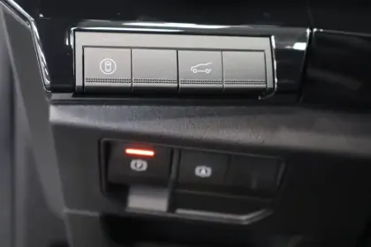 Photo 34 Renault Rafale  E-Tech full hybrid 200 ch