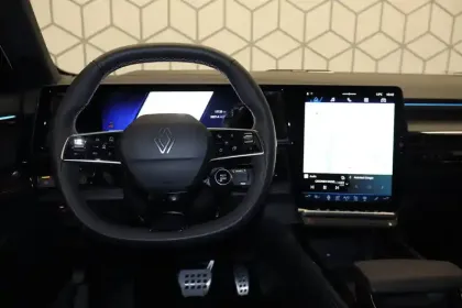 Photo 43 Renault Rafale  E-Tech full hybrid 200 ch