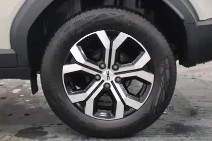 Photo 13 Dacia Duster  Hybrid 140