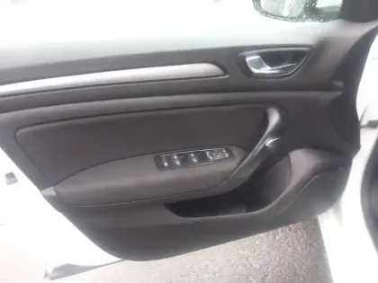 Photo 10 Renault Megane Mégane IV Berline Blue dCi 115