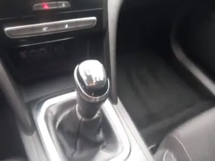 Photo 12 Renault Megane Mégane IV Berline Blue dCi 115